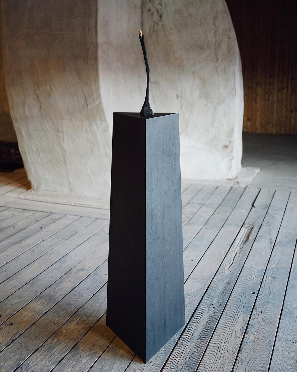 Frustum pedestal